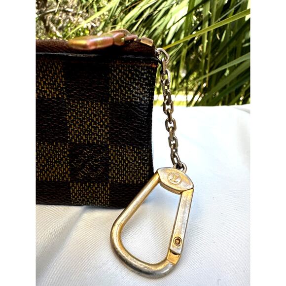 Louis Vuitton Damier Ebene Key Pouch (Cles) with Gold-Tone Chain - Picture 3 of 6
